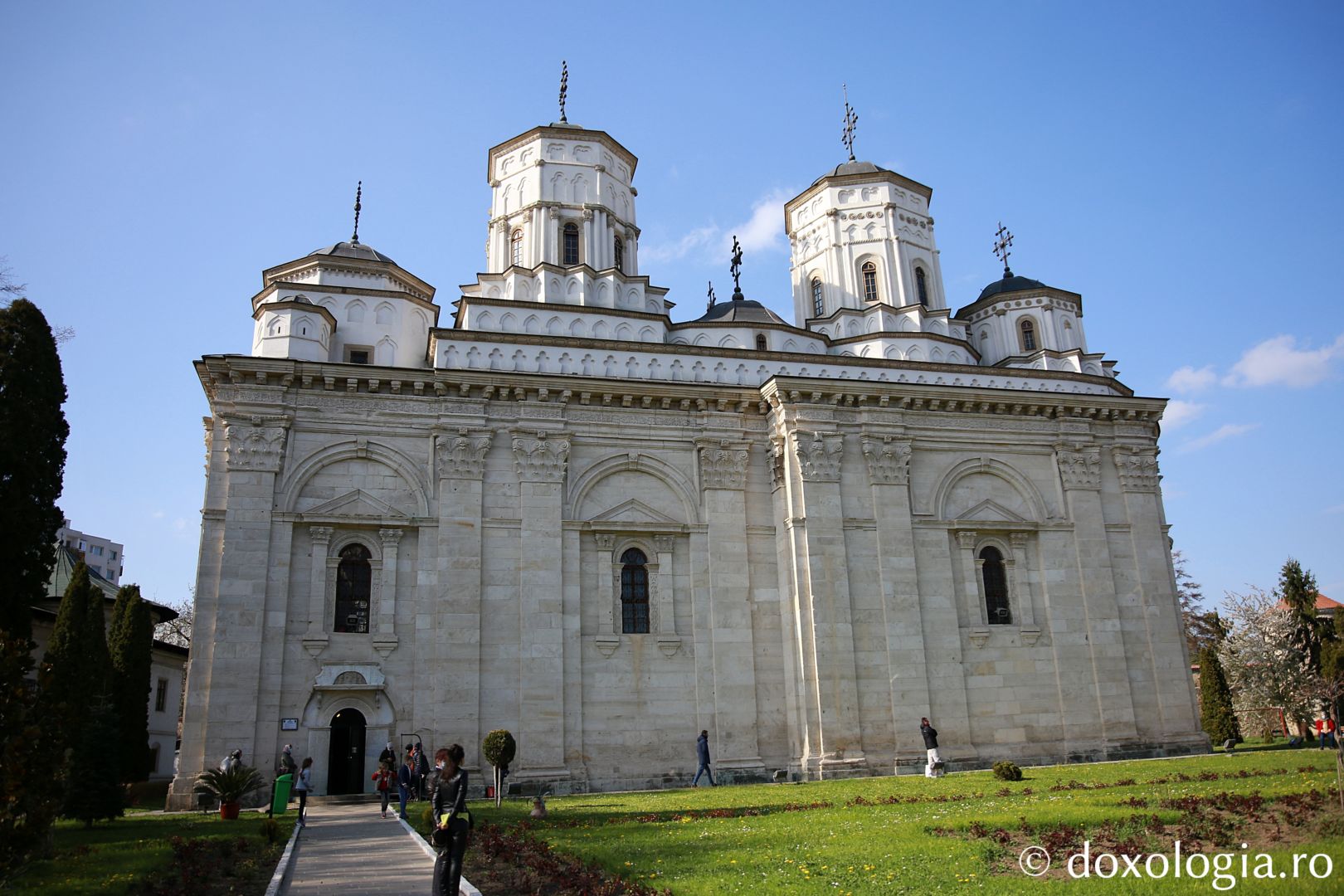 Părintele Mitropolit Teofan în Sfânta și Marea Joi : „Dumnezeu dorește ca în fiecare om să se împlinească taina răstignirii Sale”