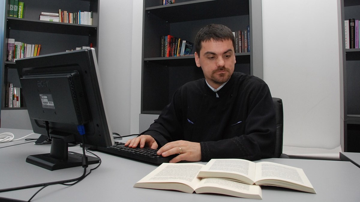 Foto: Arhid. Sorin Mihalache Arhid. Sorin Mihalache, invitatul ASCOR Timişoara: „Învierea lui Hristos și înnoirea vieții omenești”