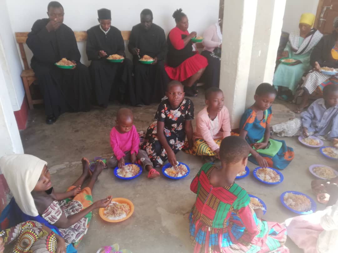 Duminica Sfintei Cruci – hrană sufletească și trupească pentru copiii din Kidamali