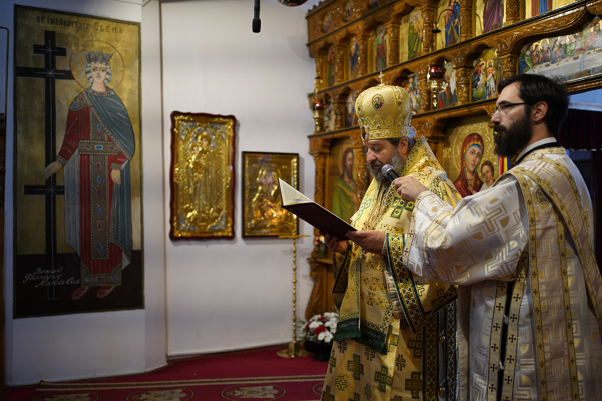 (Video) Slujire arhierească la Parohia Gara veche din Piatra Neamț de Praznicul Floriilor