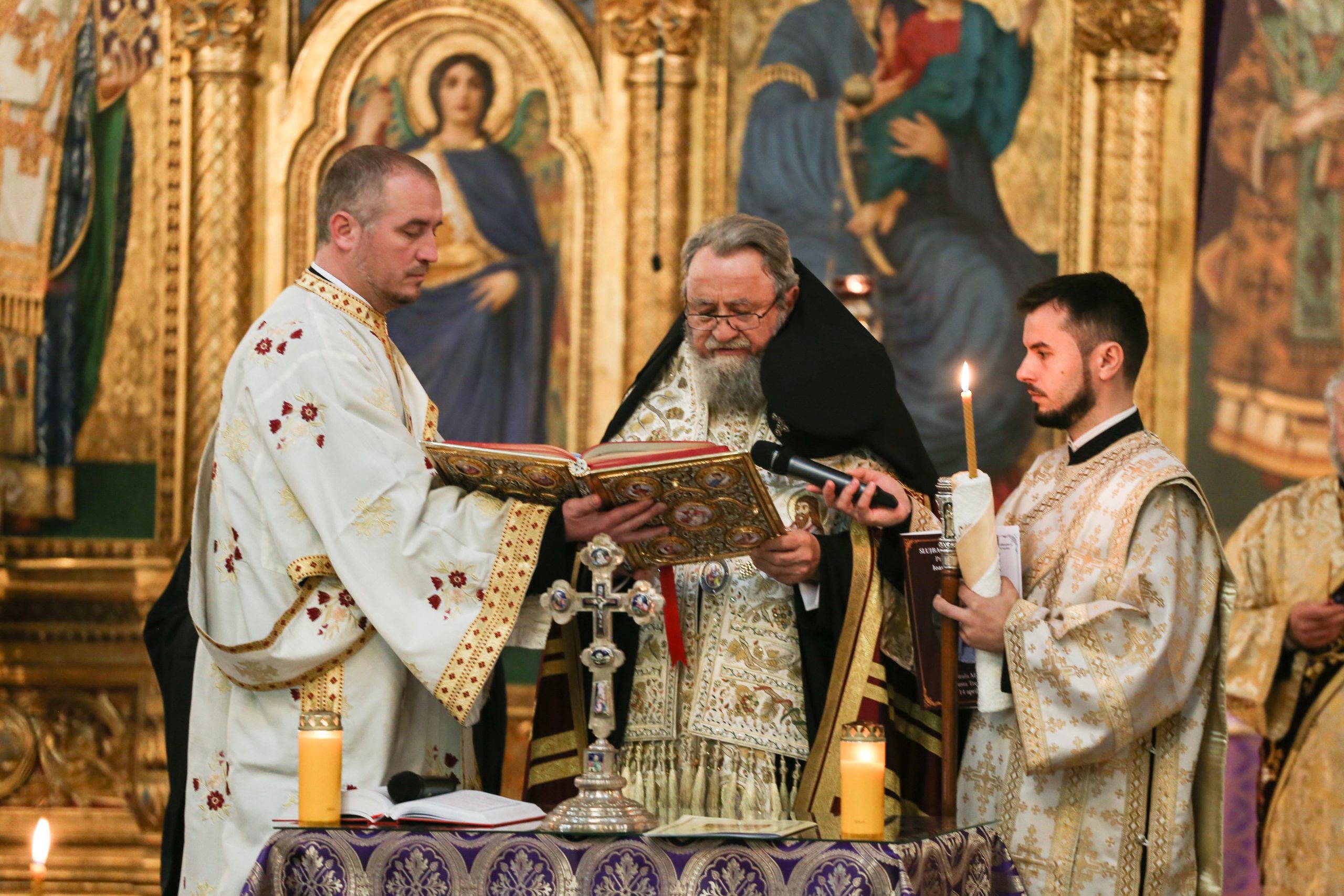 Ultimul drum pământesc pentru părintele profesor Ioan Ică Senior