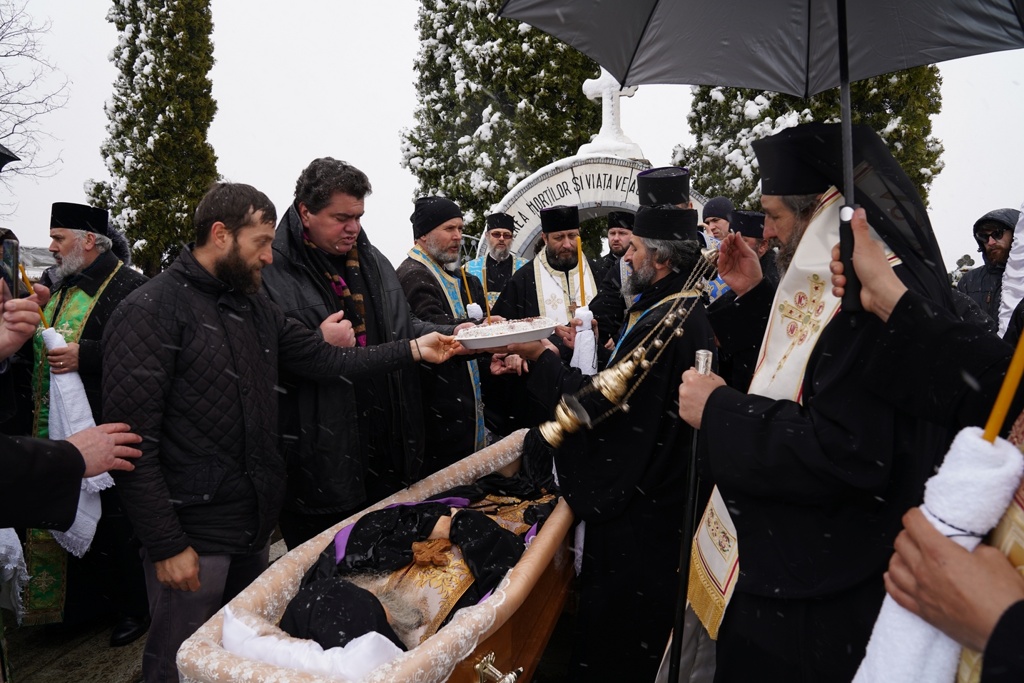 Slujba înmormântării părintelui protosinghel Nifon - „omul cel odihnitor”