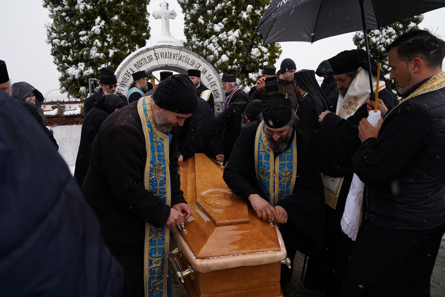 Slujba înmormântării părintelui protosinghel Nifon - „omul cel odihnitor”