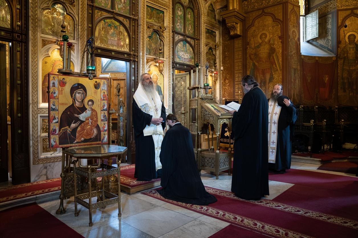 IPS Mitropolit Teofan, către noul stareț Elisei Nedescu: „Te vei mântui sau îți vei pierde mântuirea împreună cu obștea acestei mănăstiri”