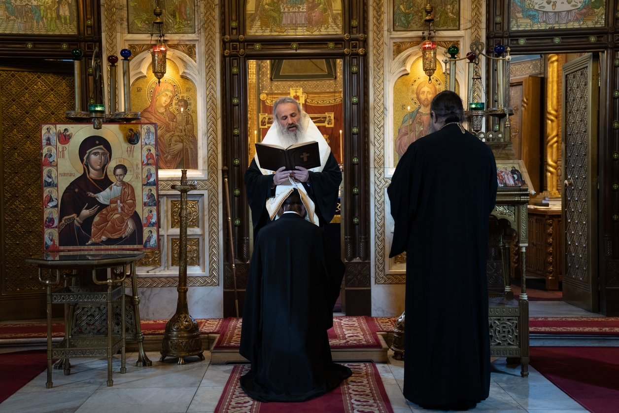 IPS Mitropolit Teofan, către noul stareț Elisei Nedescu: „Te vei mântui sau îți vei pierde mântuirea împreună cu obștea acestei mănăstiri”