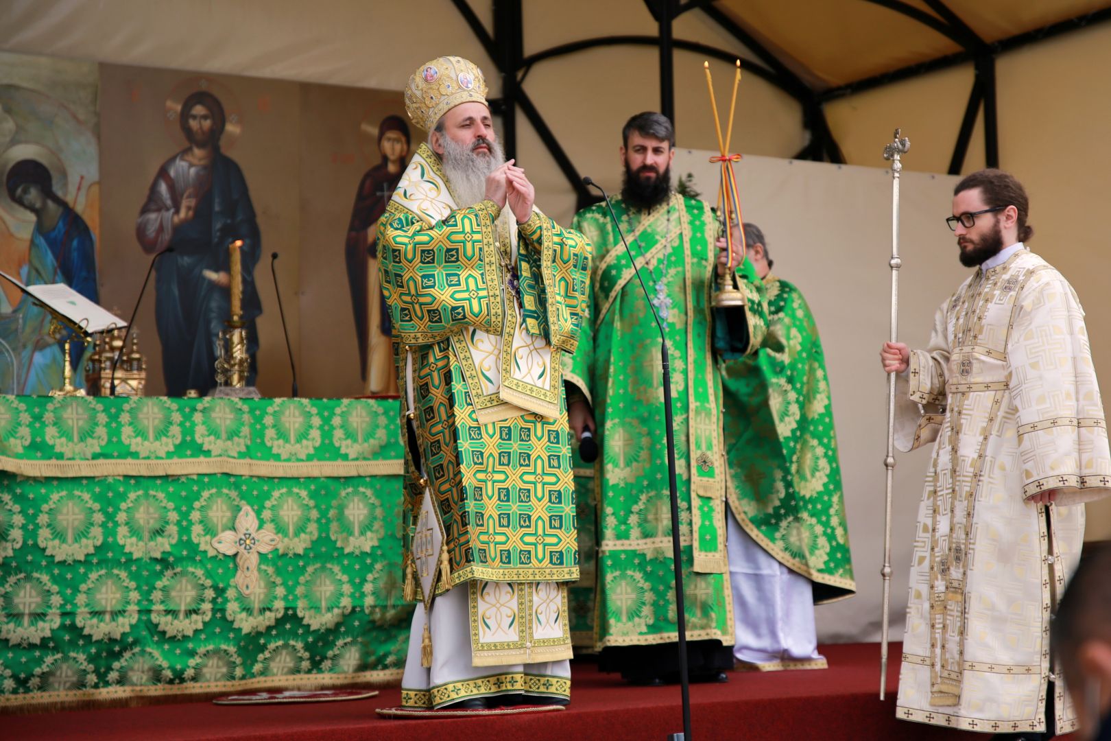 foto: Flavius Popa Părintele Mitropolit Teofan în Duminica Floriilor: „Împărăția cerurilor, Ierusalimul cel Ceresc, se află înăuntrul vostru”