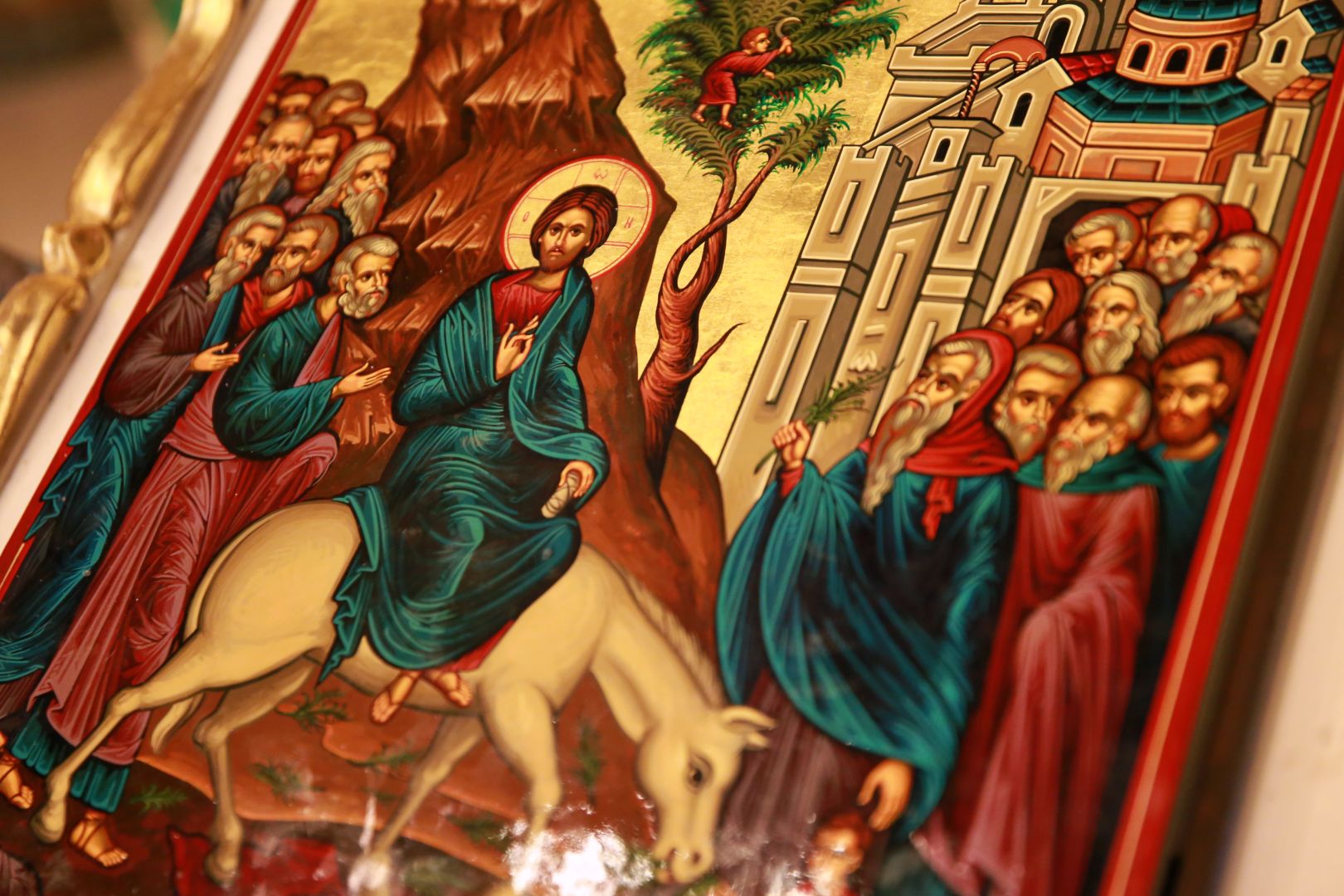 foto: Flavius Popa Părintele Mitropolit Teofan în Duminica Floriilor: „Împărăția cerurilor, Ierusalimul cel Ceresc, se află înăuntrul vostru”