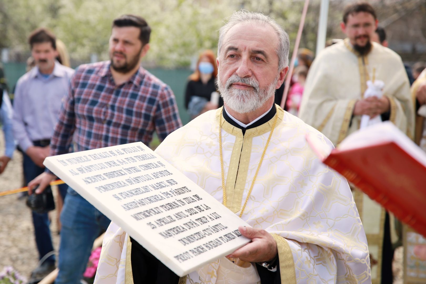 Parohia ieșeană „Sf. Evanghelist Marcu” va avea un sfânt lăcaș. IPS Teofan a pus piatra de temelie a bisericii