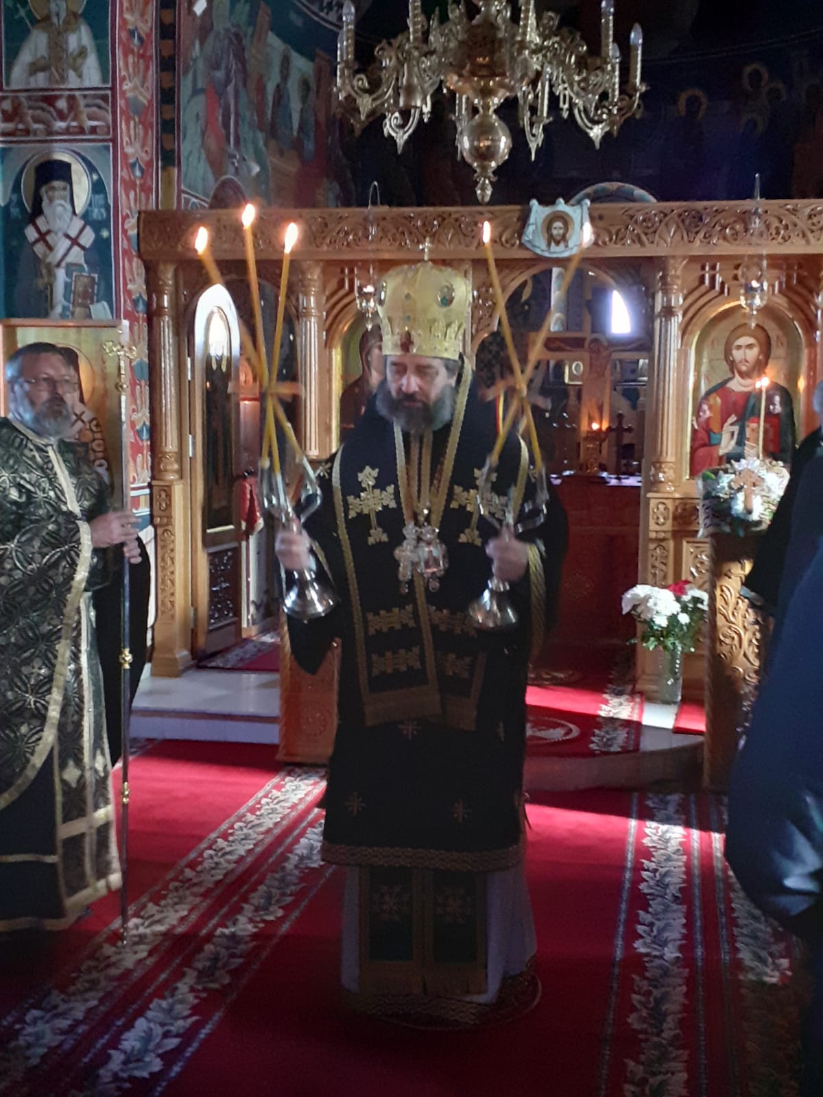 Slujiri arhierești la biserica Spitalului de Copii Botoșani, la Mănăstirea Popăuți și la Mănăstirea Coșula Slujiri arhierești la biserica Spitalului de Copii Botoșani, la Mănăstirea Popăuți și la Mănăstirea Coșula