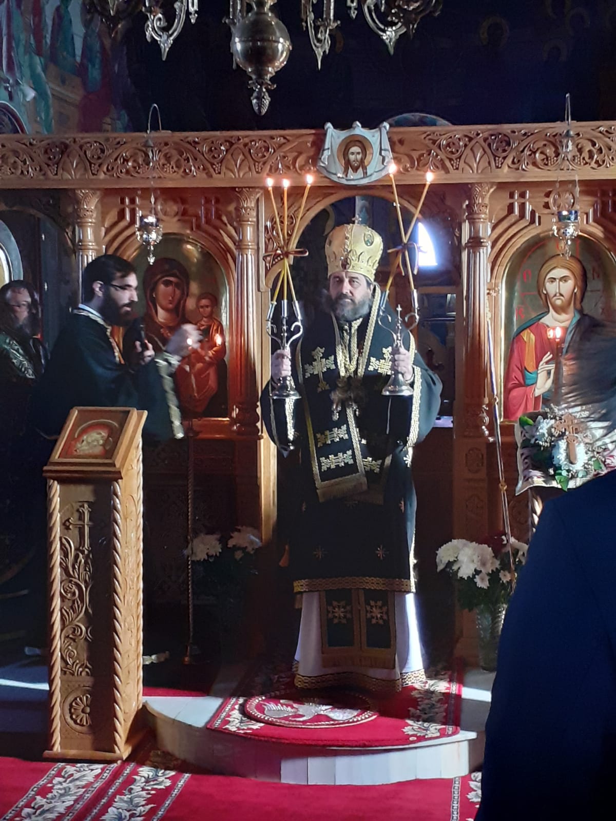 Slujiri arhierești la biserica Spitalului de Copii Botoșani, la Mănăstirea Popăuți și la Mănăstirea Coșula Slujiri arhierești la biserica Spitalului de Copii Botoșani, la Mănăstirea Popăuți și la Mănăstirea Coșula