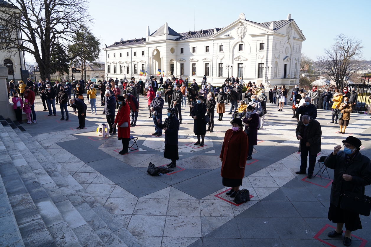 Foto: Constantin Comici „Împărăția lui Dumnezeu cu stăruință multă se dobândește”, le-a spus IPS Părinte Mitropolit Teofan credincioșilor ieșeni