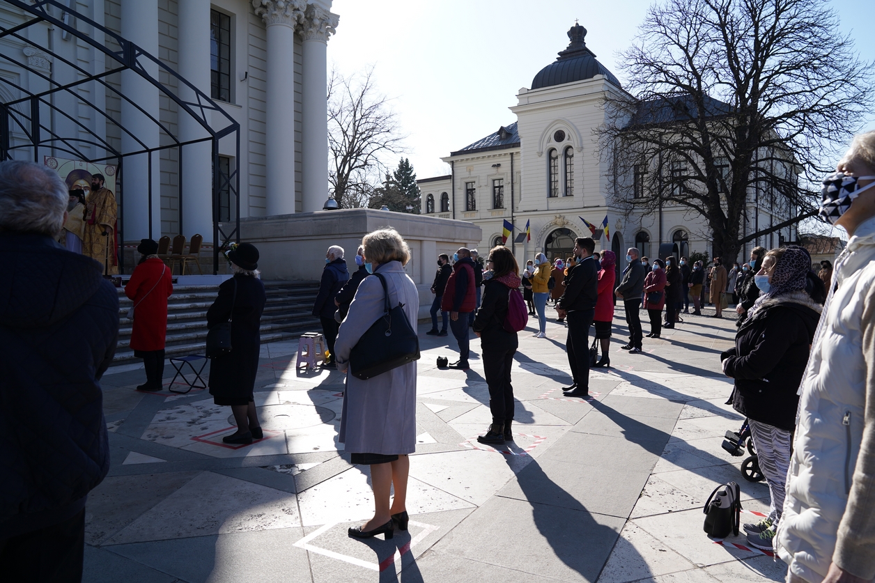 Foto: Constantin Comici „Împărăția lui Dumnezeu cu stăruință multă se dobândește”, le-a spus IPS Părinte Mitropolit Teofan credincioșilor ieșeni