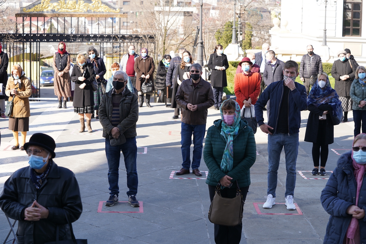 Foto: Constantin Comici „Împărăția lui Dumnezeu cu stăruință multă se dobândește”, le-a spus IPS Părinte Mitropolit Teofan credincioșilor ieșeni