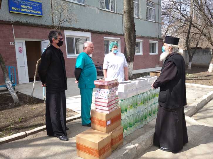Episcopul Antonie susține Spitalul Clinic din Bălţi în lupta împotriva pandemiei