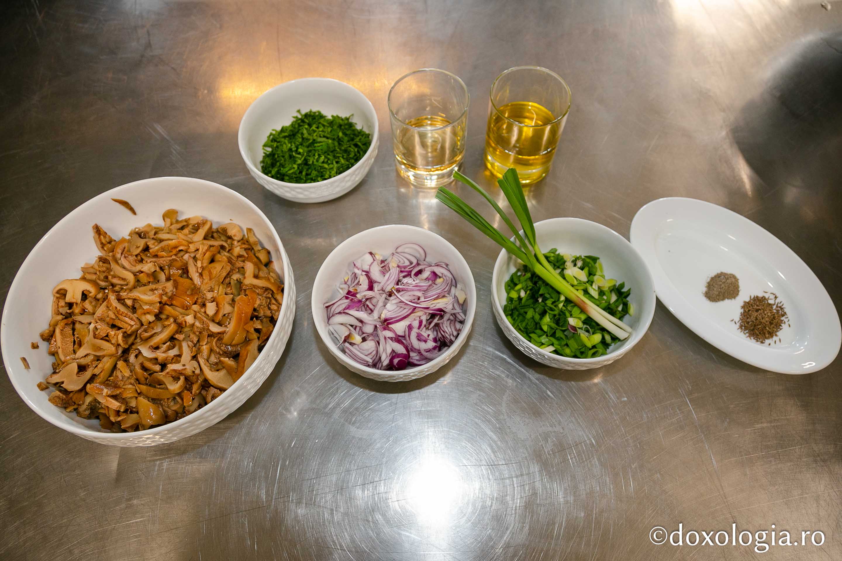 În bucătăria Mănăstirii Sihăstria – rețetă pentru sărbătoarea de Florii