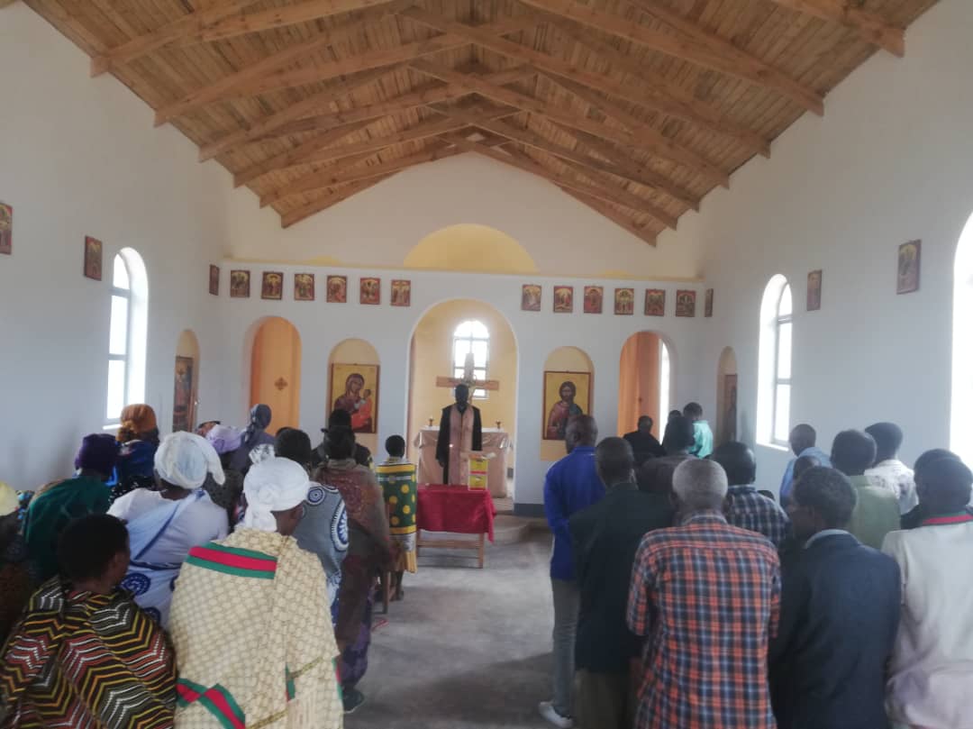 Sfânta Liturghie, pomenirea morților la Igangimale și întâlnire cu cateheții în satul Mkombe