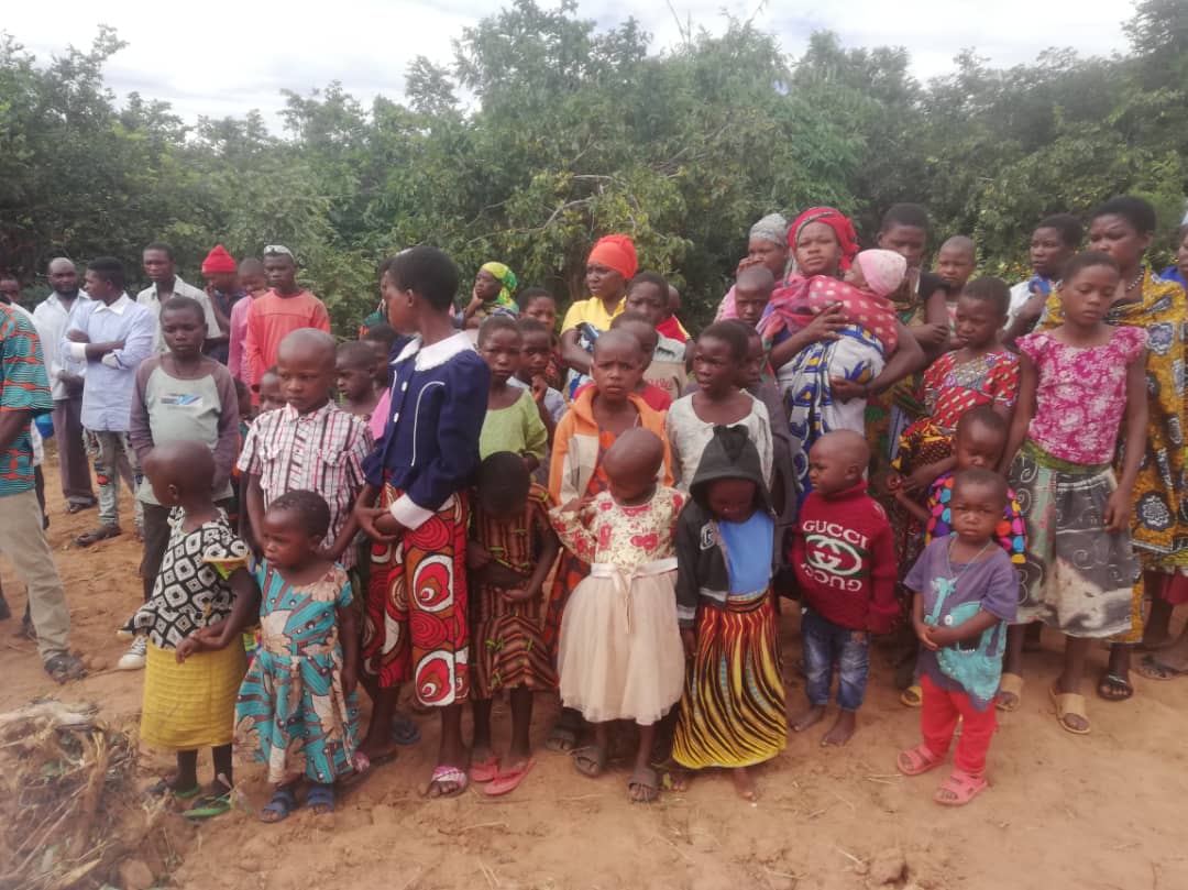 Sfânta Liturghie, pomenirea morților la Igangimale și întâlnire cu cateheții în satul Mkombe