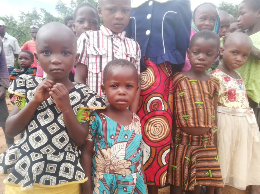 Sfânta Liturghie, pomenirea morților la Igangimale și întâlnire cu cateheții în satul Mkombe