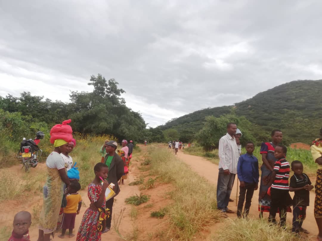 Sfânta Liturghie, pomenirea morților la Igangimale și întâlnire cu cateheții în satul Mkombe