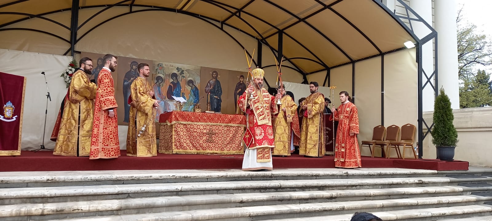 Foto: Constantin Comici Hramul „Mitropoliei Vechi”, sărbătorit la Iași prin slujire arhierească