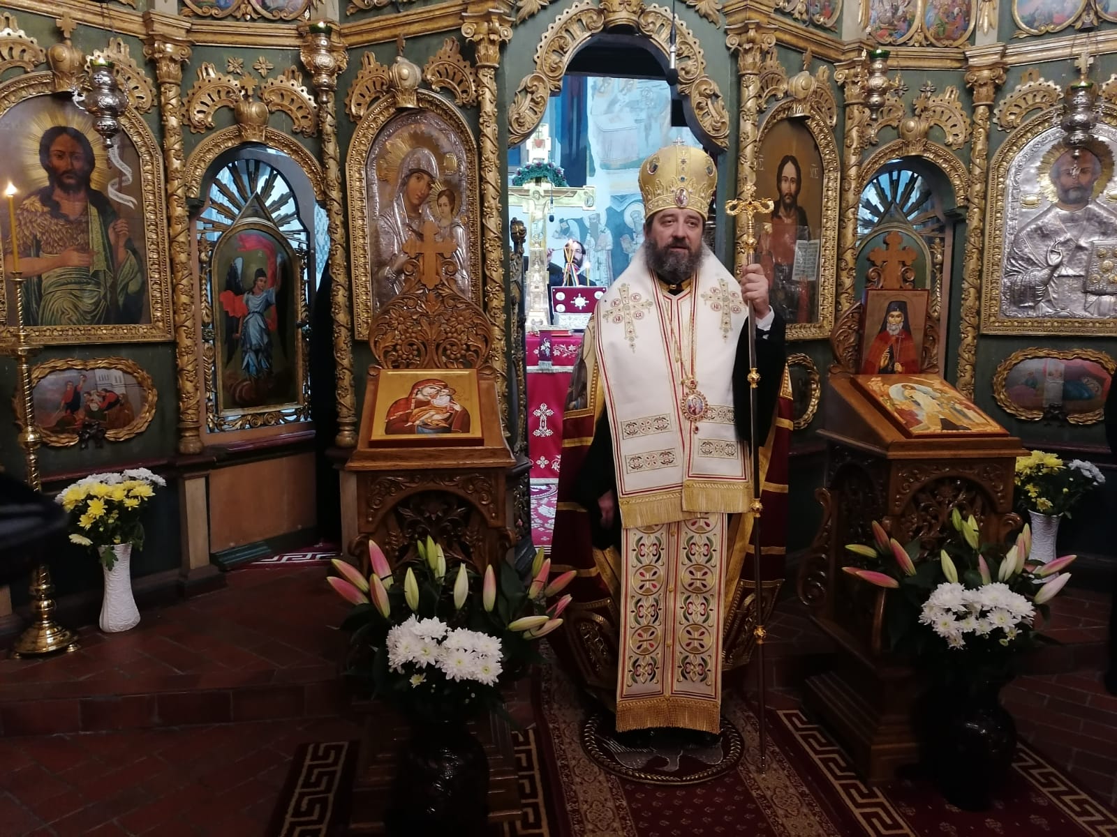 Slujiri arhierești la biserica Spitalului de Copii Botoșani, la Mănăstirea Popăuți și la Mănăstirea Coșula Slujiri arhierești la biserica Spitalului de Copii Botoșani, la Mănăstirea Popăuți și la Mănăstirea Coșula