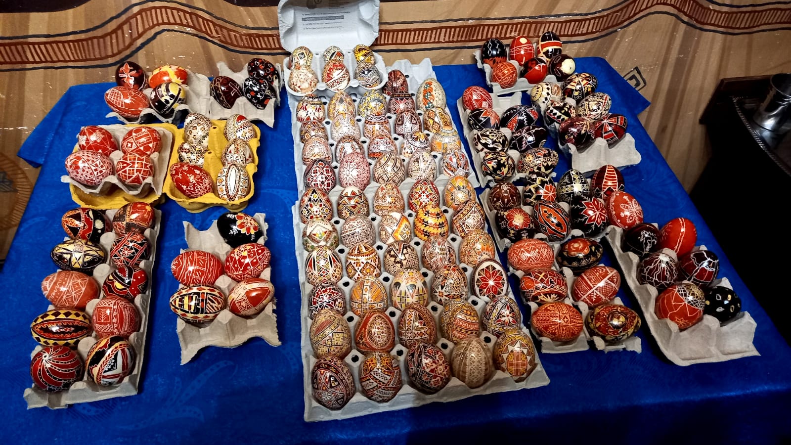 Atelier de încondeiat ouă la Parohia „Acoperământul Maicii Domnului” Suceava