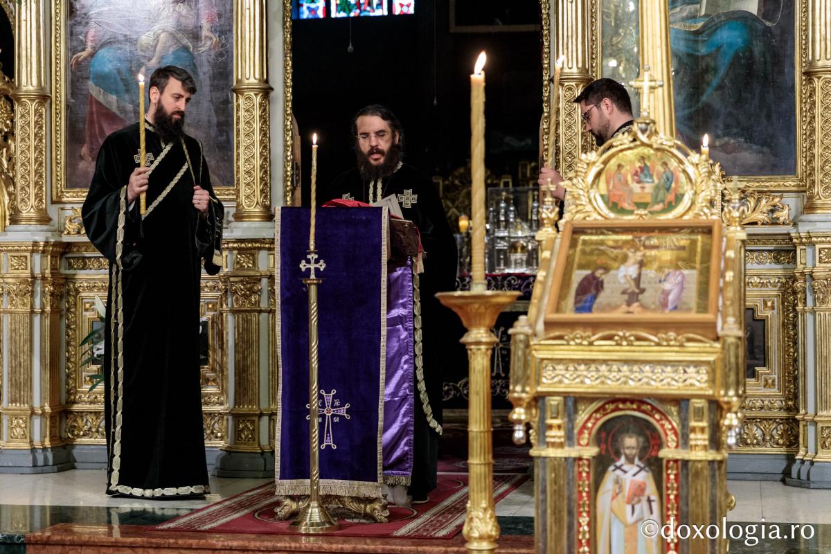 Foto: Oana Nechifor PS Nichifor, la Denia celor 12 Evanghelii: „Hristos nu a căutat o etichetă a lumii”