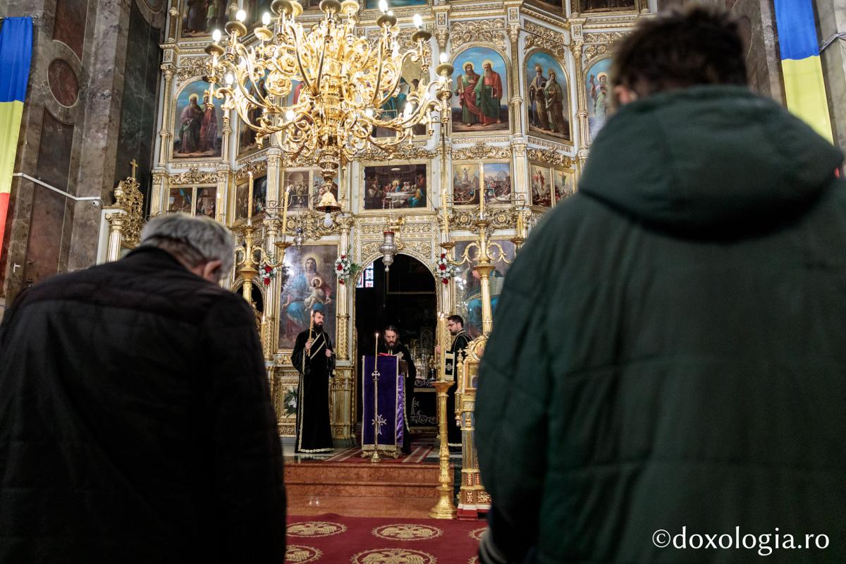 Foto: Oana Nechifor PS Nichifor, la Denia celor 12 Evanghelii: „Hristos nu a căutat o etichetă a lumii”