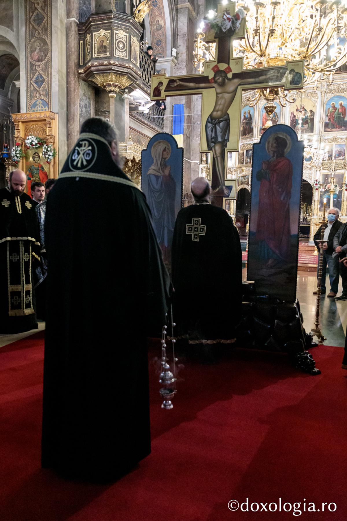 Foto: Oana Nechifor PS Nichifor, la Denia celor 12 Evanghelii: „Hristos nu a căutat o etichetă a lumii”