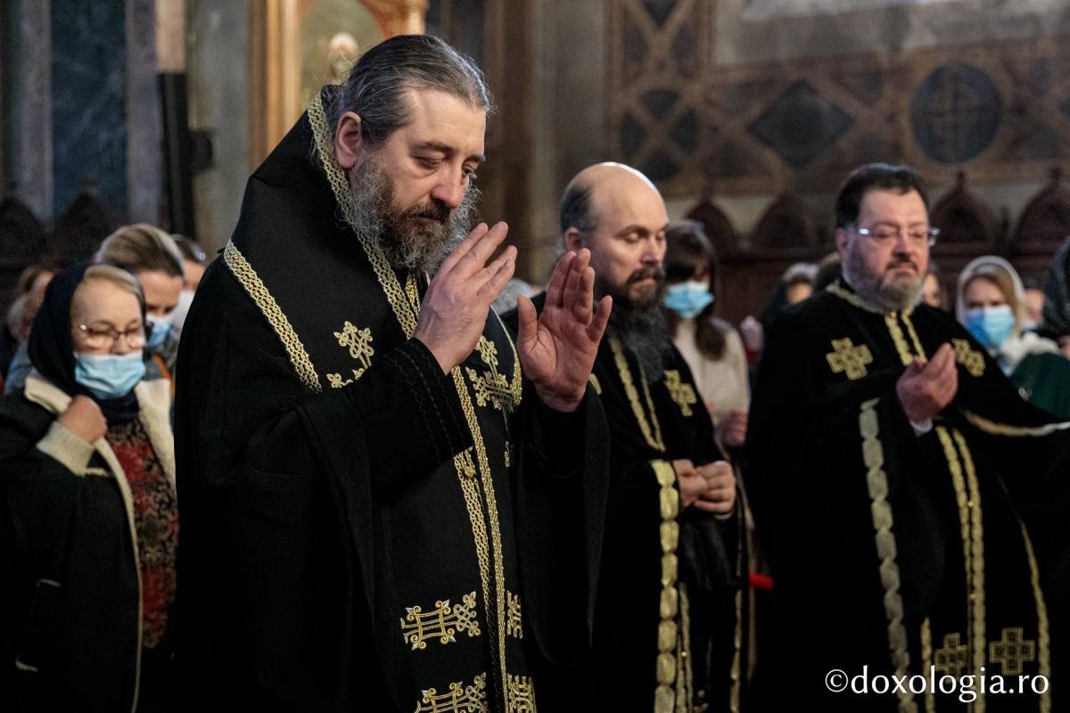 Foto: Oana Nechifor PS Nichifor, la Denia celor 12 Evanghelii: „Hristos nu a căutat o etichetă a lumii”