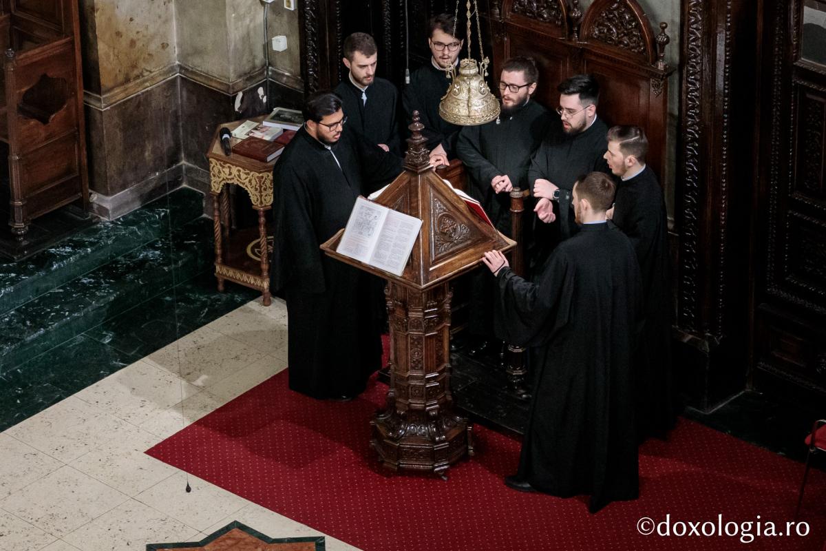 Foto: Oana Nechifor PS Nichifor, la Denia celor 12 Evanghelii: „Hristos nu a căutat o etichetă a lumii”