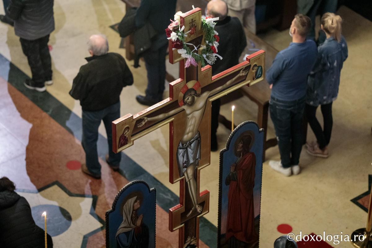 Foto: Oana Nechifor PS Nichifor, la Denia celor 12 Evanghelii: „Hristos nu a căutat o etichetă a lumii”