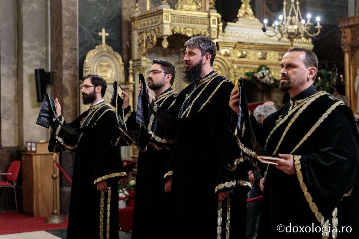 Foto: Oana Nechifor PS Nichifor, la Denia celor 12 Evanghelii: „Hristos nu a căutat o etichetă a lumii”