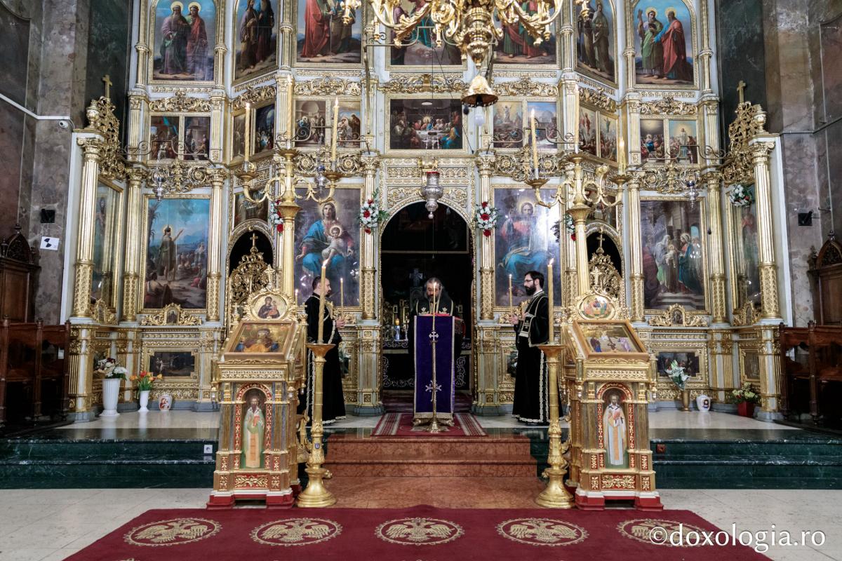 Foto: Oana Nechifor PS Nichifor, la Denia celor 12 Evanghelii: „Hristos nu a căutat o etichetă a lumii”