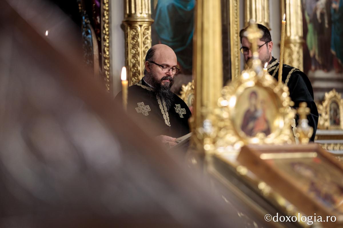 Foto: Oana Nechifor PS Nichifor, la Denia celor 12 Evanghelii: „Hristos nu a căutat o etichetă a lumii”