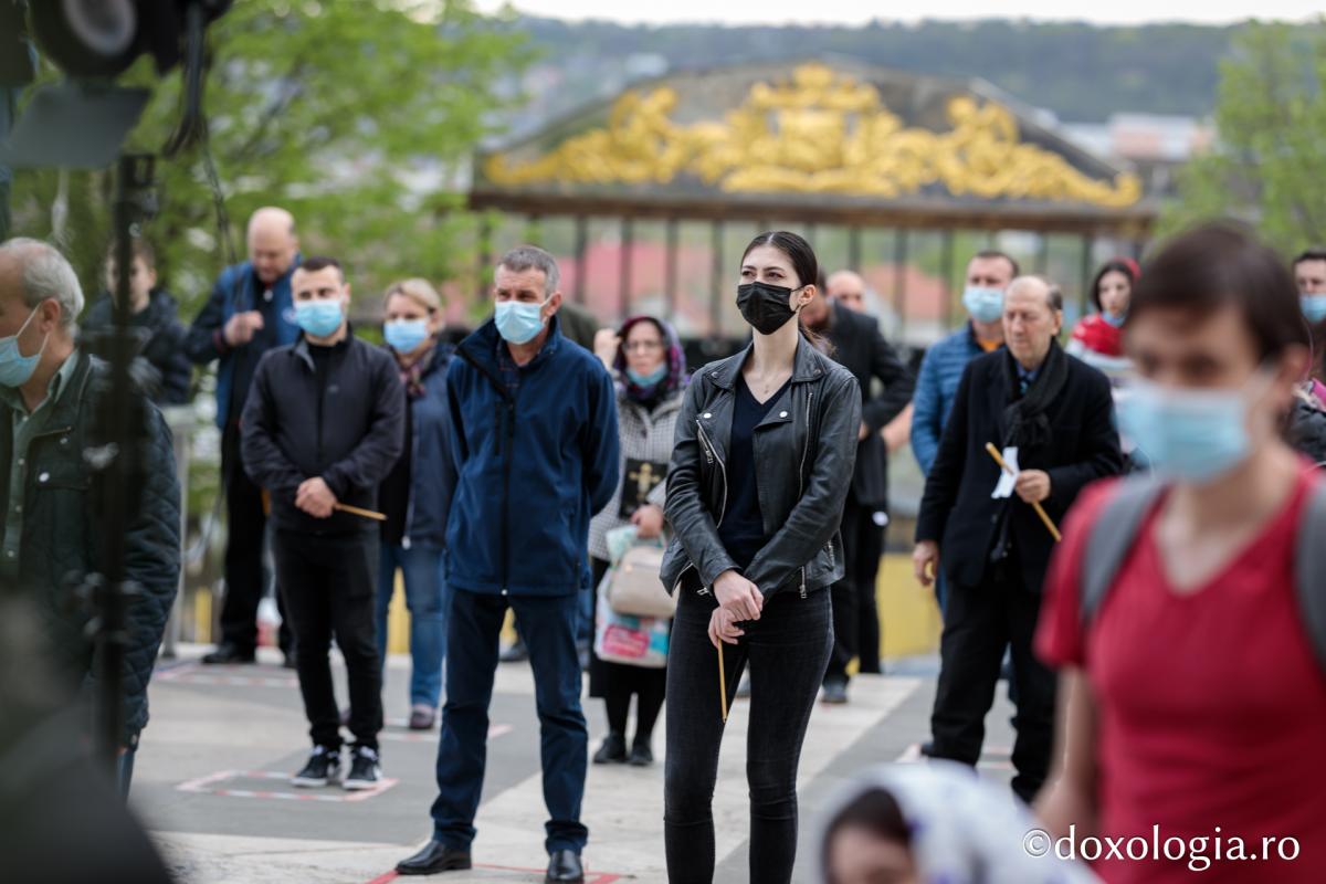 Denia Prohodului Domnului la Catedrala mitropolitană din Iași: „Pentru viața prietenilor Săi, Hristos Domnul a ales calea răstignirii”