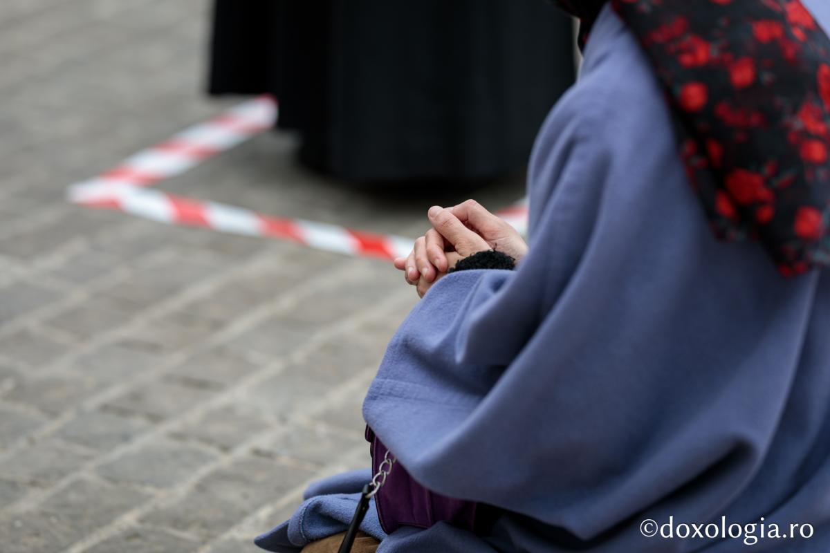 Denia Prohodului Domnului la Catedrala mitropolitană din Iași: „Pentru viața prietenilor Săi, Hristos Domnul a ales calea răstignirii”