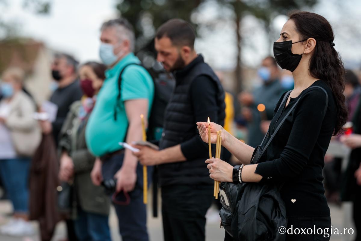 Denia Prohodului Domnului la Catedrala mitropolitană din Iași: „Pentru viața prietenilor Săi, Hristos Domnul a ales calea răstignirii”