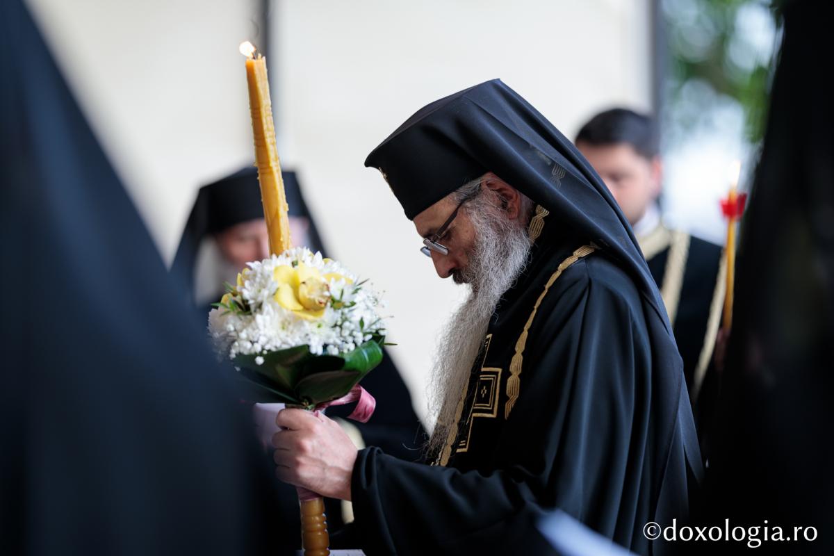 Denia Prohodului Domnului la Catedrala mitropolitană din Iași: „Pentru viața prietenilor Săi, Hristos Domnul a ales calea răstignirii”