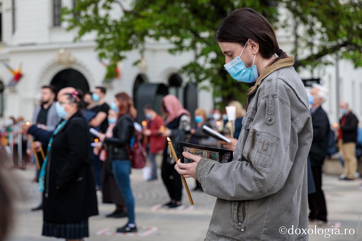 Denia Prohodului Domnului la Catedrala mitropolitană din Iași: „Pentru viața prietenilor Săi, Hristos Domnul a ales calea răstignirii”