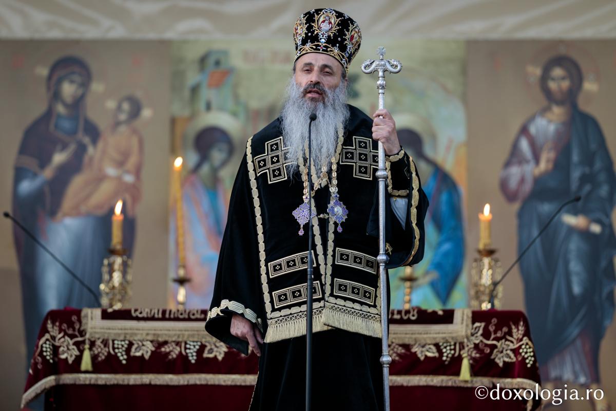 Denia Prohodului Domnului la Catedrala mitropolitană din Iași: „Pentru viața prietenilor Săi, Hristos Domnul a ales calea răstignirii”