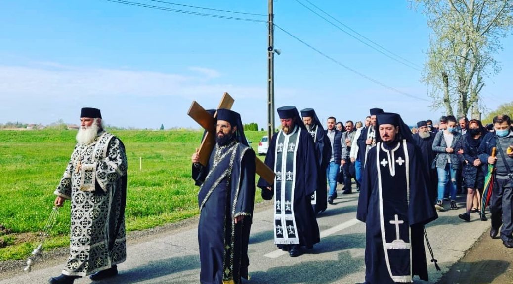 Procesiunea „Drumul Crucii” la Mănăstirea Hodoș-Bodrog Procesiunea „Drumul Crucii” la Mănăstirea Hodoș-Bodrog