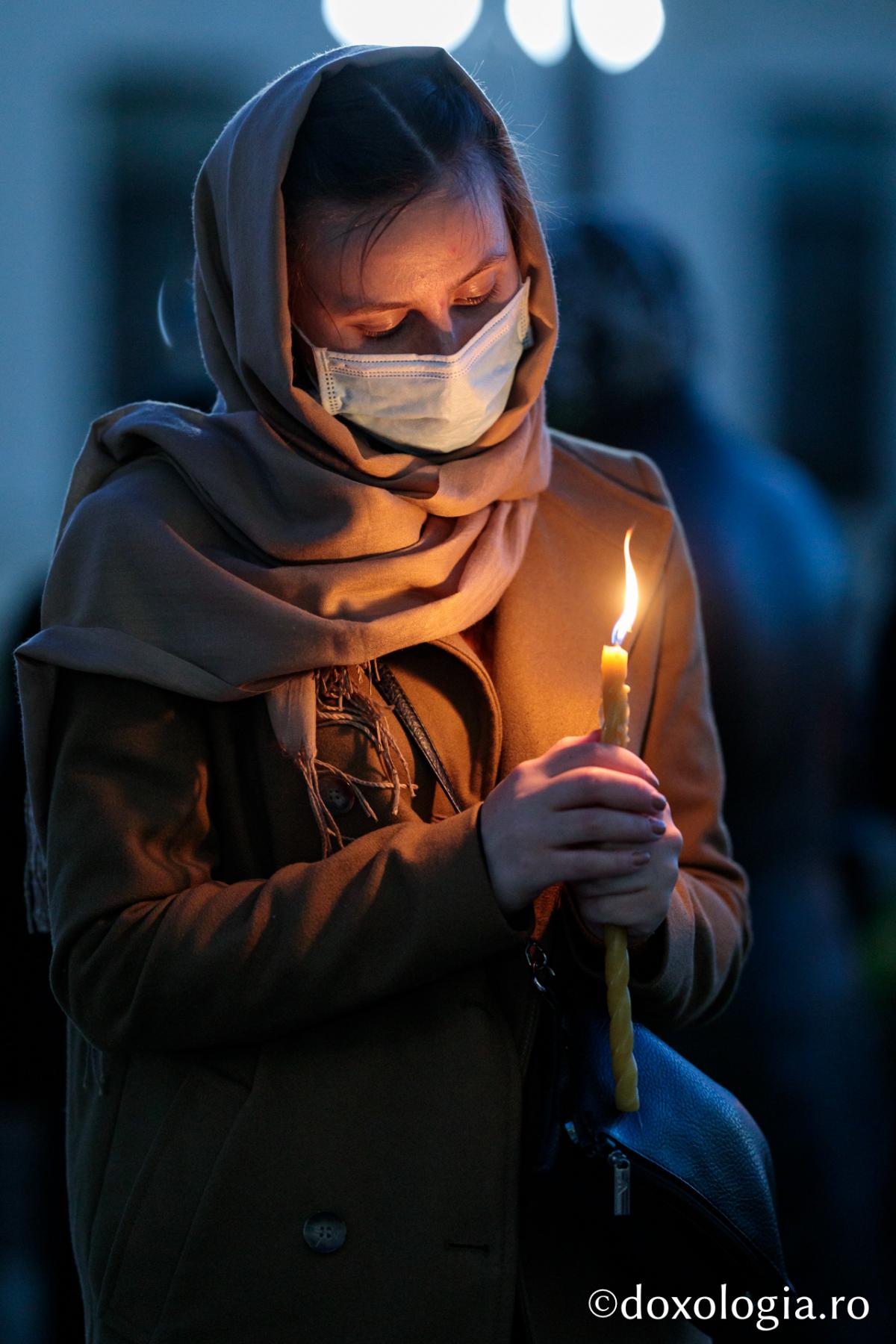 Denia Prohodului Domnului la Catedrala mitropolitană din Iași: „Pentru viața prietenilor Săi, Hristos Domnul a ales calea răstignirii”