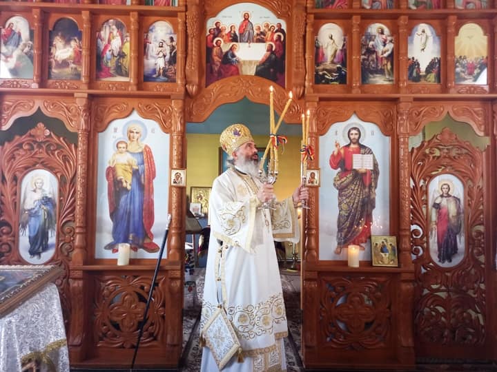 Liturghie arhierească în satul Corlăteni, raionul Râşcani Liturghie arhierească în satul Corlăteni, raionul Râşcani