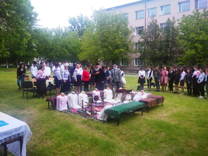 Prezenţă arhierească la o activitate a Liceului „Mihai Eminescu” din Făleşti Prezenţă arhierească la o activitate a Liceului „Mihai Eminescu” din Făleşti