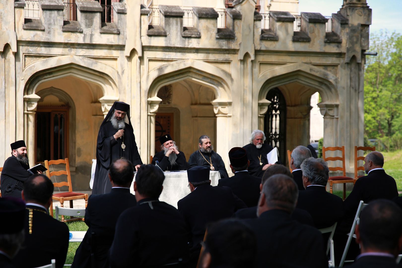 (Video) Preoții din Protopopiatele Roznov și Pașcani s-au întâlnit la Miclăușeni