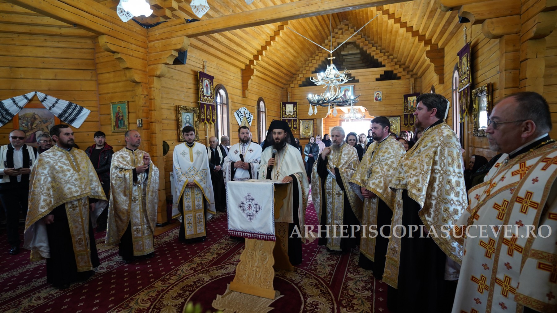 Binecuvântarea Sfântului Vasile cel Mare la Parohia Straja II din Suceava – Aducerea moaștelor sfântului de la Mănăstirea „Sfinții Trei Ierarhi” din Iași