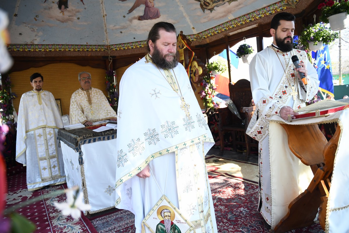 Cinstirea Sfântului Apostol Toma în altarul de vară al Parohiei Andrieșeni