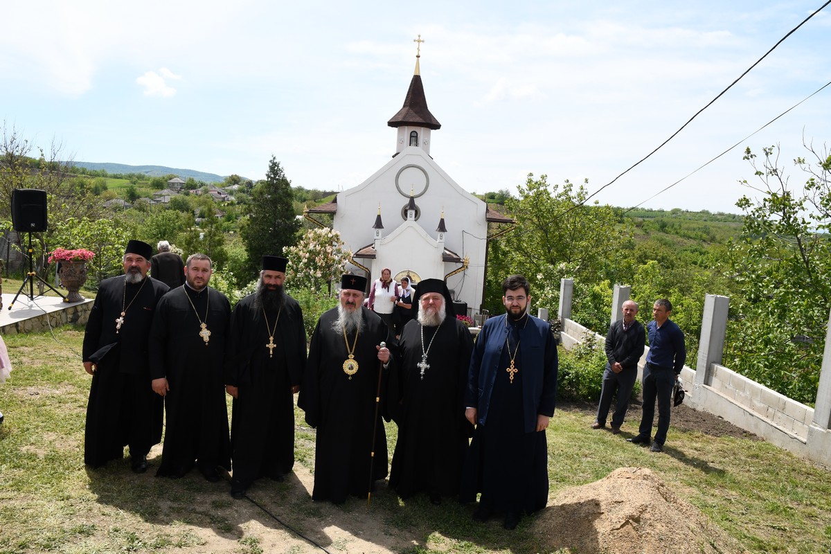 Foto: Constantin Ciofu Liturghie arhierească în Parohia Romanovca, Protopopiatul Ungheni