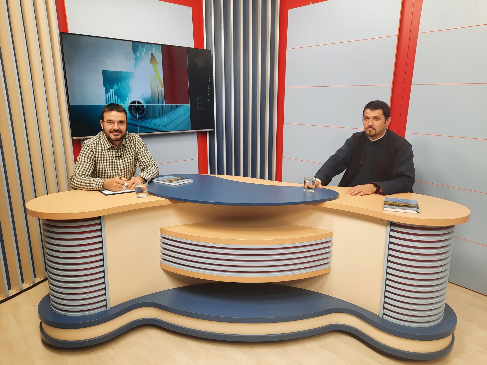 (Video) „Ferestre către suflet“ – Vâlcelele – Memoria unui sat ieşean